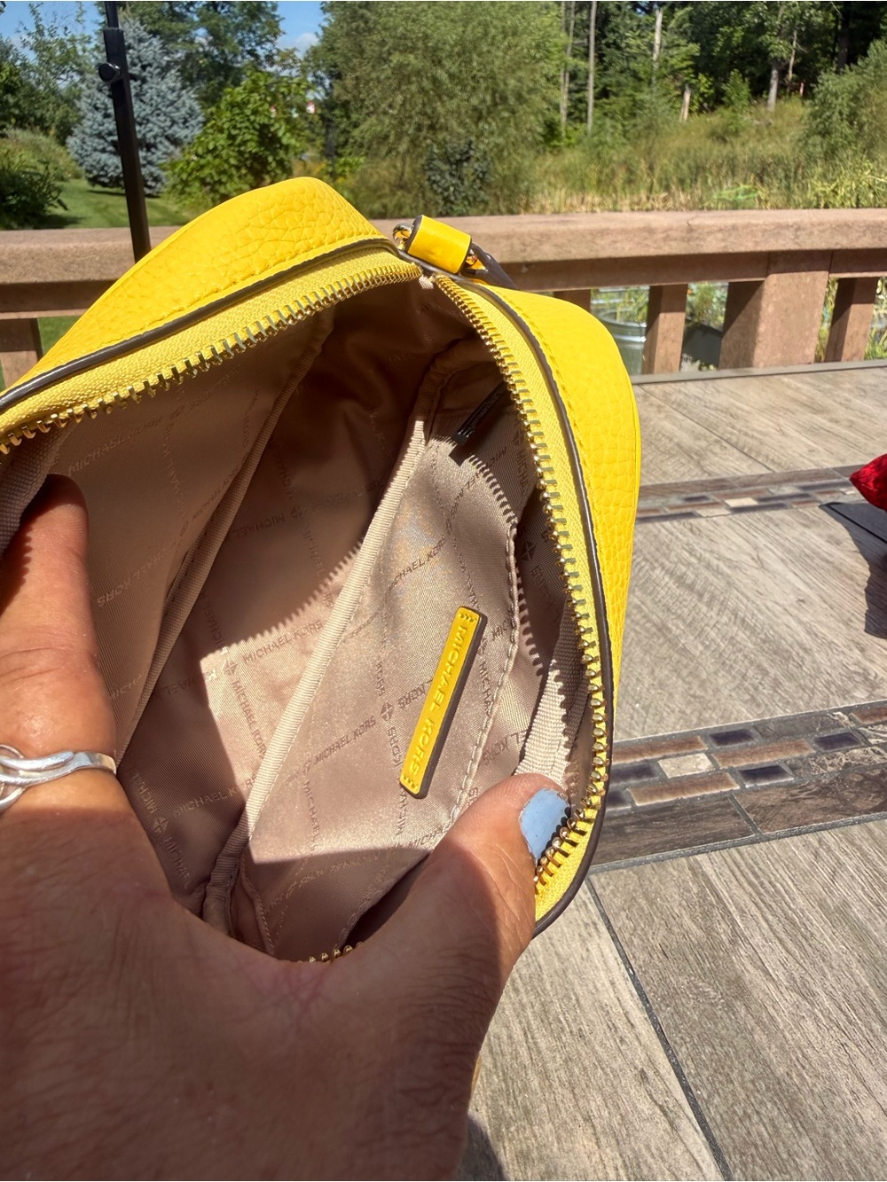 EUC Michael Kors Maisie Small 2-in-1 Camera Yellow Crossbody
Bag - Picture 15 of 15